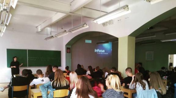 Predavanje o izborima za Europski parlament i prilikama za mlade Europske unije u Ekonomskoj školi Mije Mirkovića Rijeka
