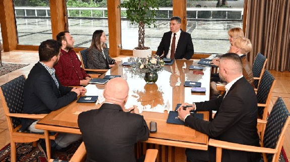 Susret sa Predsjednikom Republike Hrvatske Milanovićem o Zahtjevu za ocjenu ustavnosti Zakona o savjetima mladih