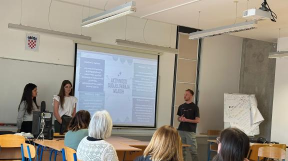 U sklopu projekta GOOSKA grupa mladih organizirala okrugli stol na temu profesionalnog usmjeravanja